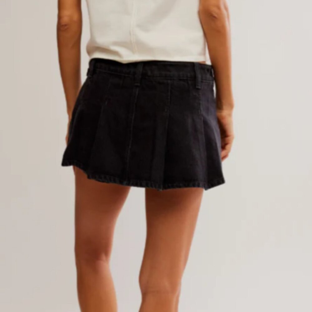 NWT Free People Stephie Denim Skort in In The City - Picture 3 of 6